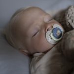 LOVI Svjetleća silikonska duda dinamična NIGHT&DAY, 2 kom, plava - Slika 2