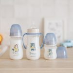 CANPOL BABIES EasyStart bočica protiv kolika sa širokim vratom BONJOUR PARIS 240 ml plava - Slika 3