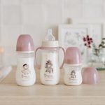 CANPOL BABIES EasyStart bočica protiv kolika sa širokim vratom BONJOUR PARIS 240 ml roza - Slika 4